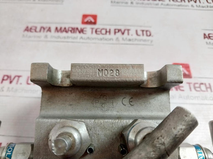 Pgi M-652Sct 316 Stainless Steel Pneumatic Manifold Valve 1Nstr
