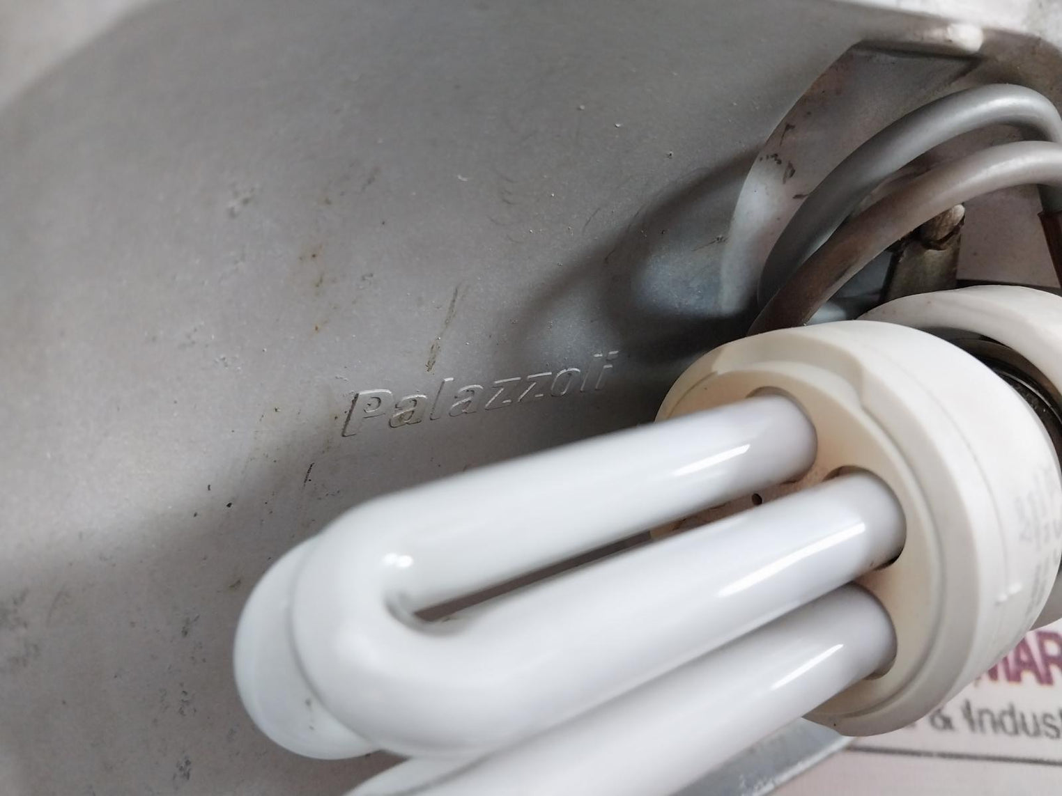 Philips 11W Cfl Light With Protective Housing 220-240V 50-60Hz 80Ma