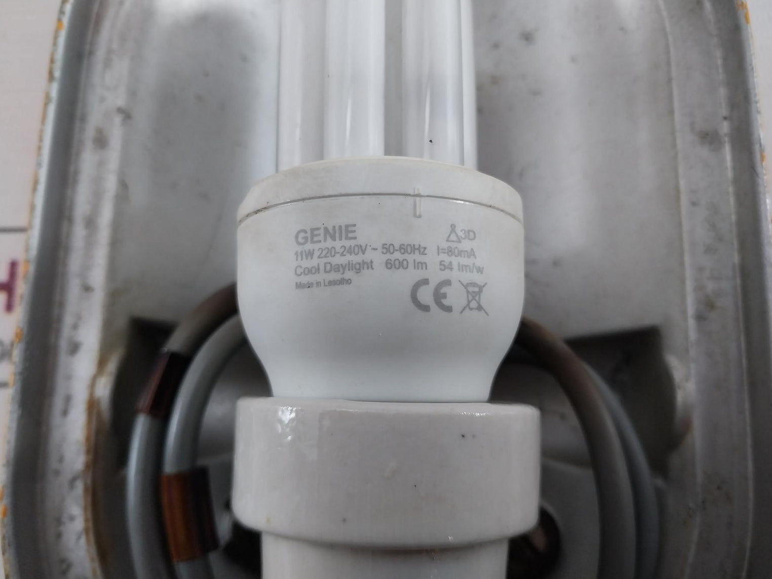 Philips 11W Cfl Light With Protective Housing 220-240V 50-60Hz 80Ma