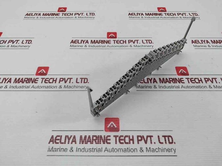 Phoenix Contact Marshalling Panel Zrv 8 (1 Box=10 Pcs) New