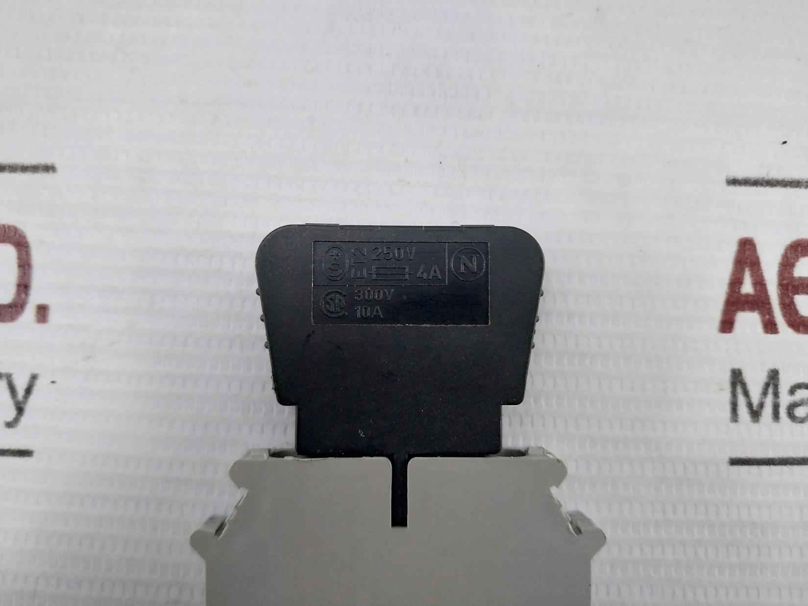 Phoenix Contact Ukk5-t Terminal Block 300V 15A