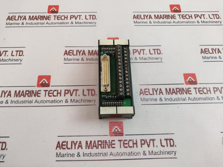 Phoenix Contact Um 45-d25Sub/S/Switch/Bk/So495 Interface Module