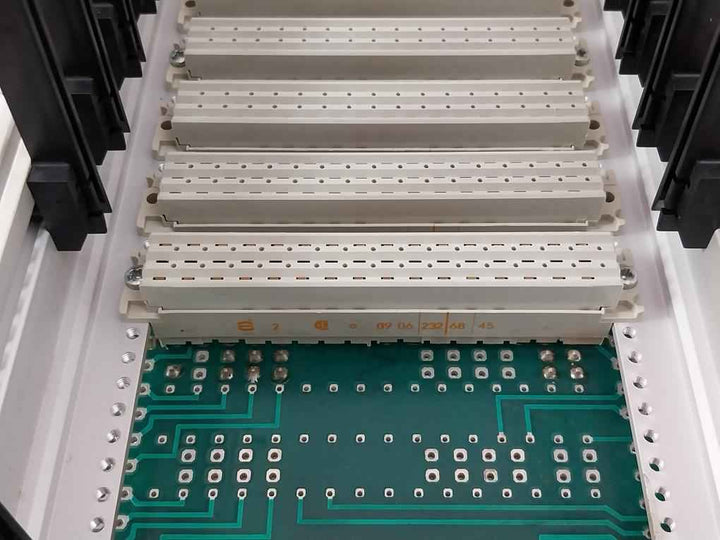 Phonix Klemmen Sfl (2-2,8-0,8)F32 Rack Mount Terminal Block Module