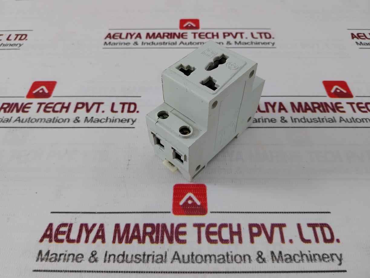 Picc 10-16A Universal Industrial Socket 250V