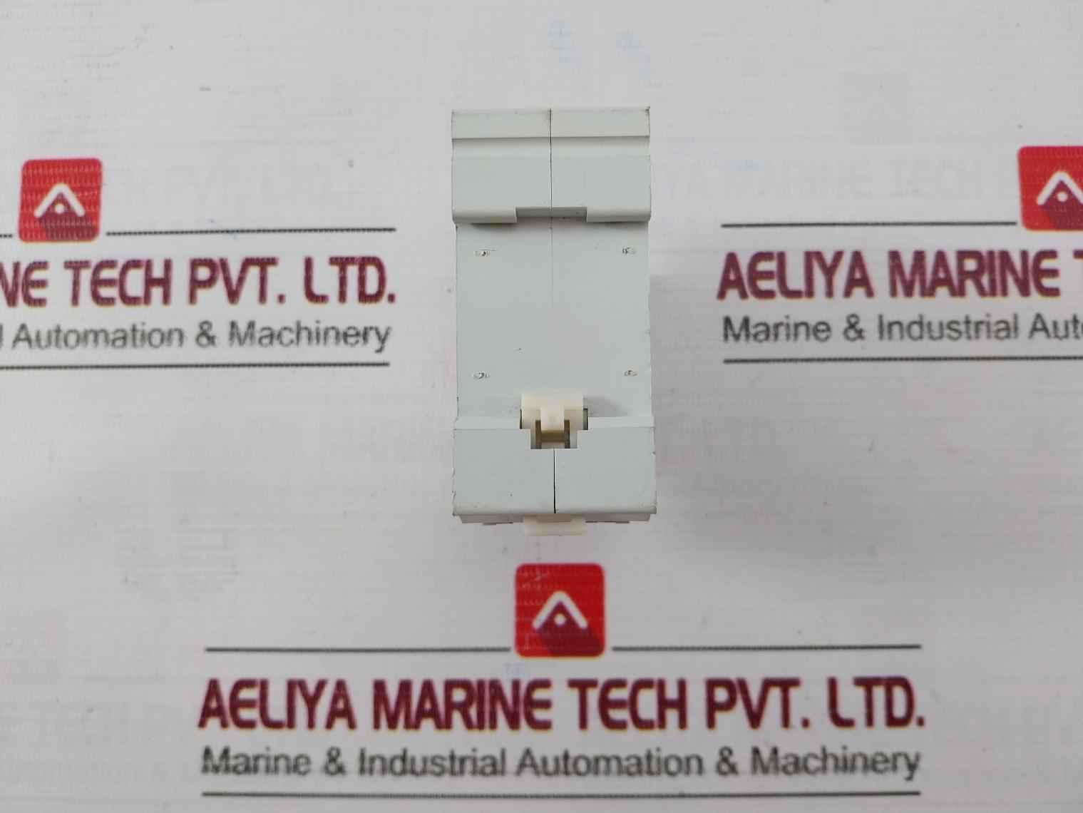 Picc 10-16A Universal Industrial Socket 250V