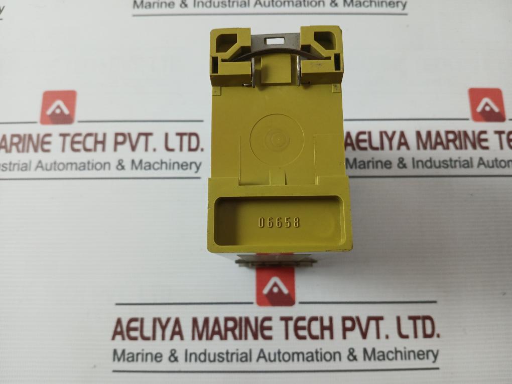 Pilz P1M-1Nk Thermistor Protection Relay 110V- 3 5Va 40-60Hz 8A 1100Va