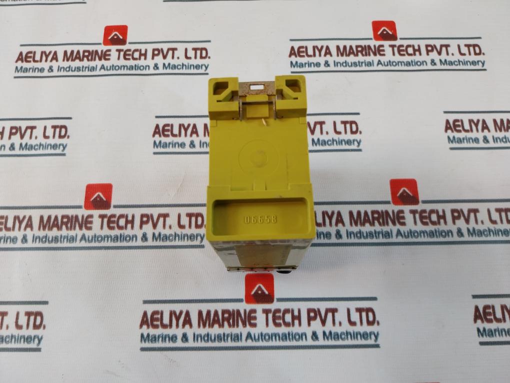 Pilz Pf-1Nk/10/220V~/2Uz-fbm Safety Relay 0,04-10Sec