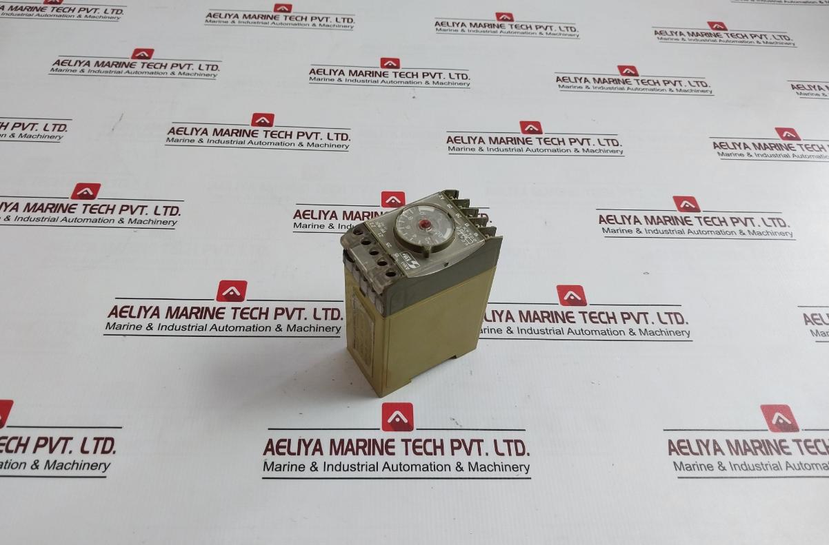 Pilz Pf-1Nk Safety Relay 110V 3-5Va 40-60Hz 0.04-10S