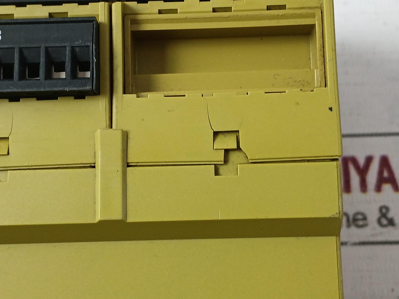 Pilz Pnoz X9P 24Vdc 7N/O 2N/C 2So Safety Relay 240V 8A 2000Va 19909