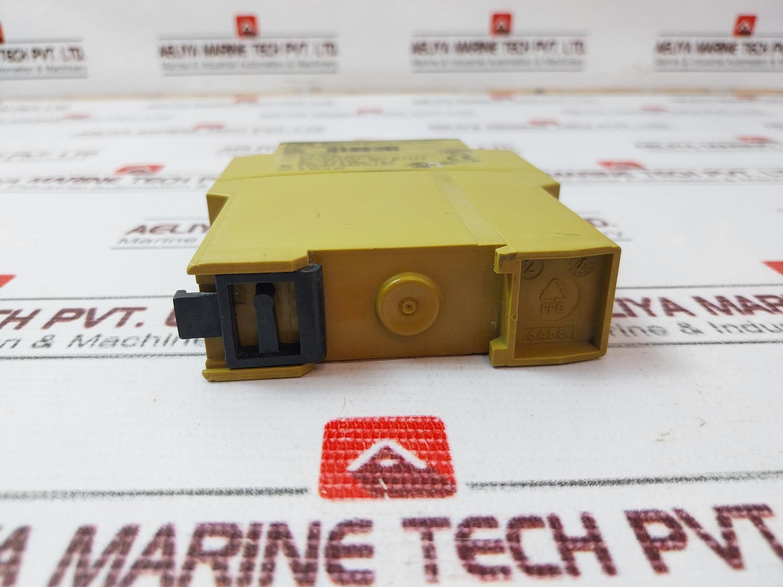 Pilz S1Mn 110Vac 2C/O Thermistor Monitoring Relay 110 Vac 3,5 Va 50-60Hz