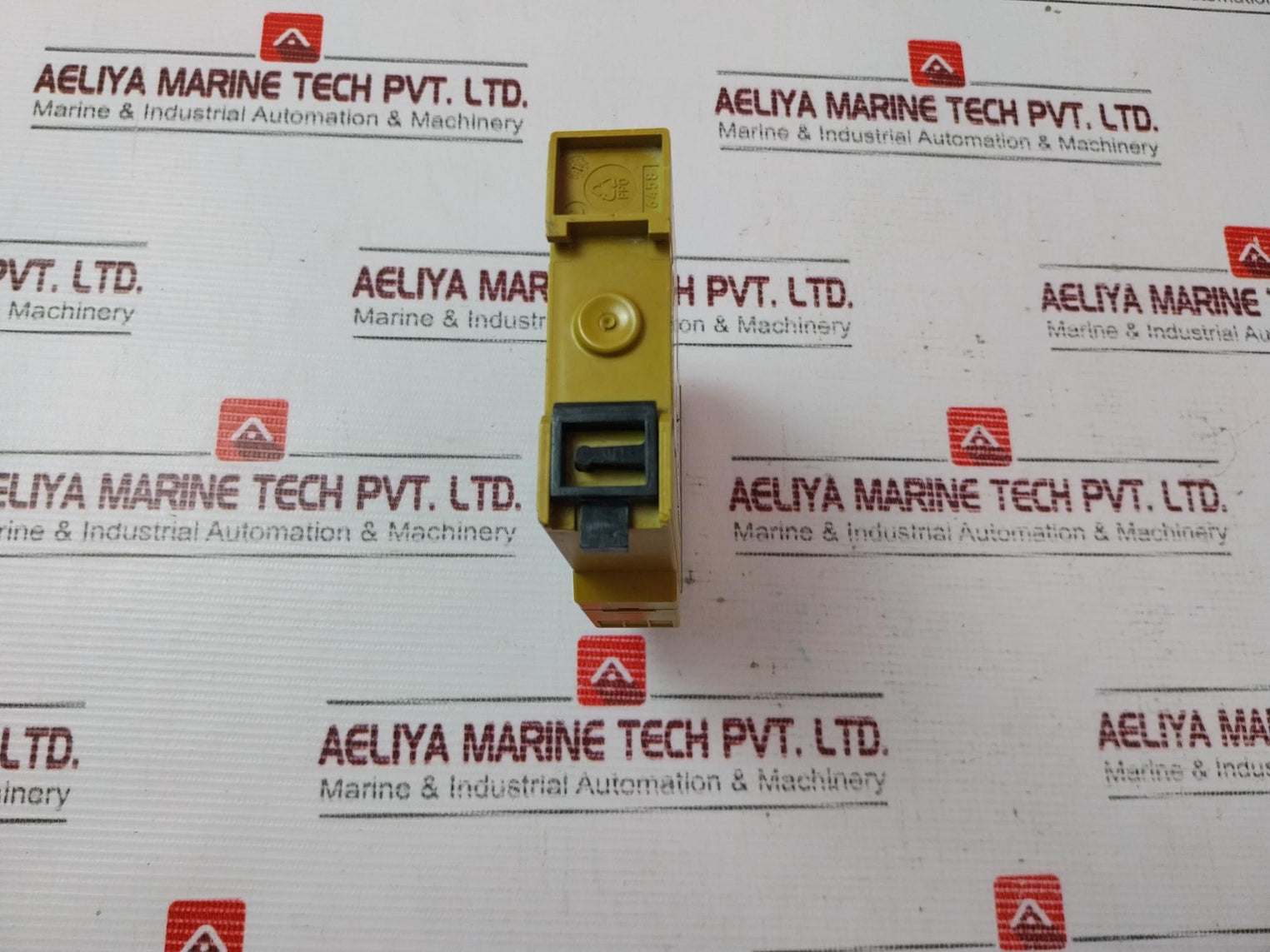 Pilz S1Mn 110Vac 2C/O Thermistor Monitoring Relay 110 Vac 3,5 Va 50-60Hz