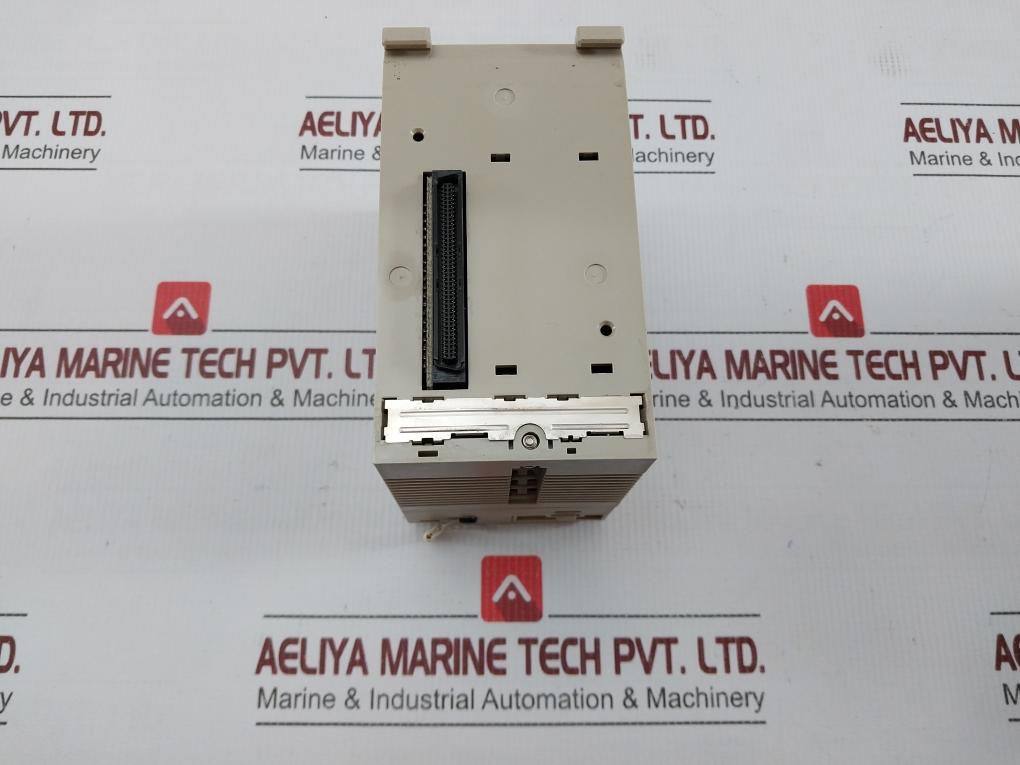 Plc System C200H-od219, C200H-sp001, Cs1W-bc083, Cpu42-v1 Omron C200H-id217