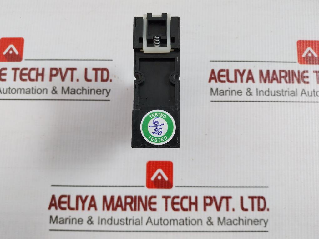 Plug-in Relay 7A 250V Finder 55.34.9.024.0070