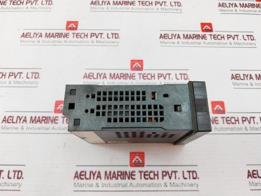 PMA KS40-108-9090E-D51 Temperature Controller 90-250 VAC