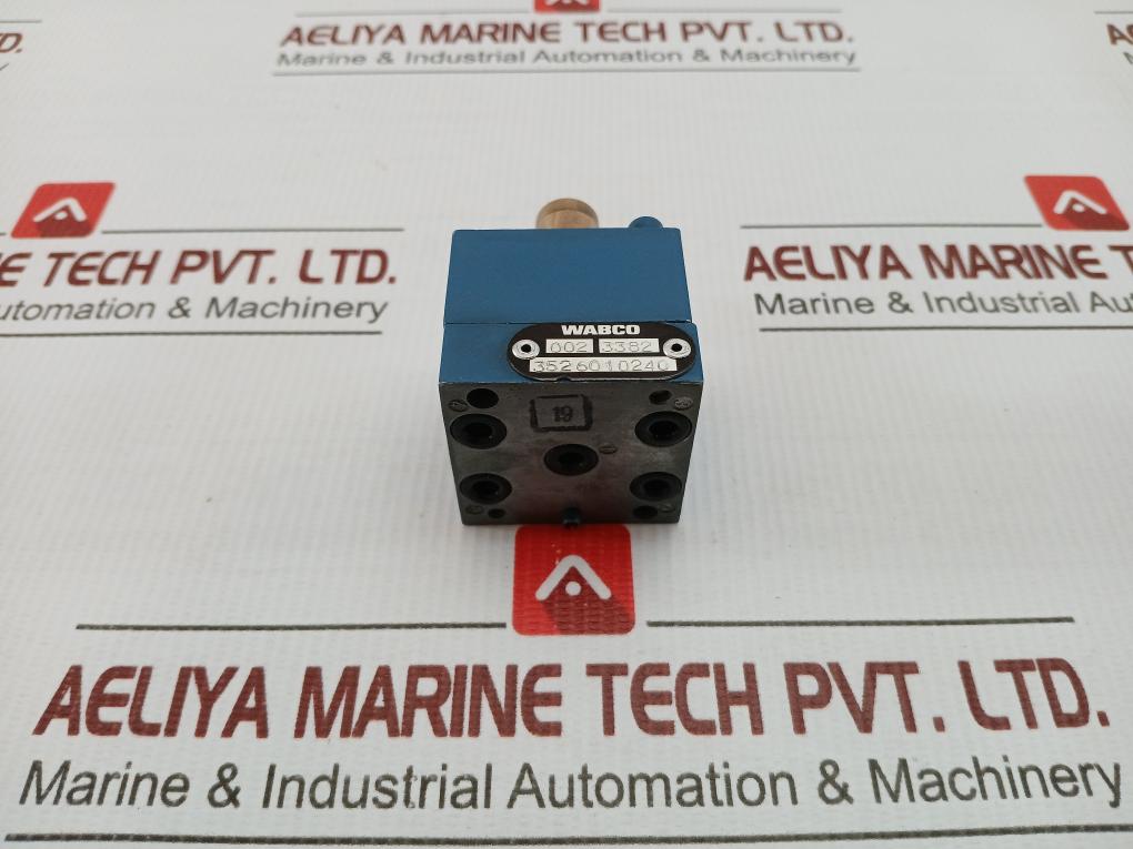 Pneumatic Directional Valve 3526010240 Wabco