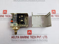 Pressure Control Switch -50 To 6 Cmhg Saginomiya Sns-c106Q3A