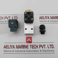 Pressure Switch 12 Bar 174 Psi Trafag 9B3.4277