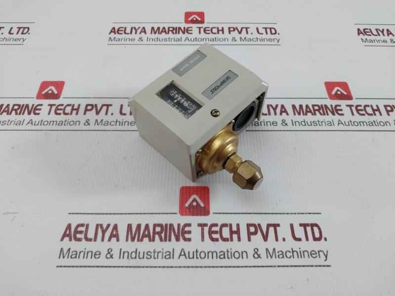Pressure Switch 50Ma Sns-c106X Saginomiya