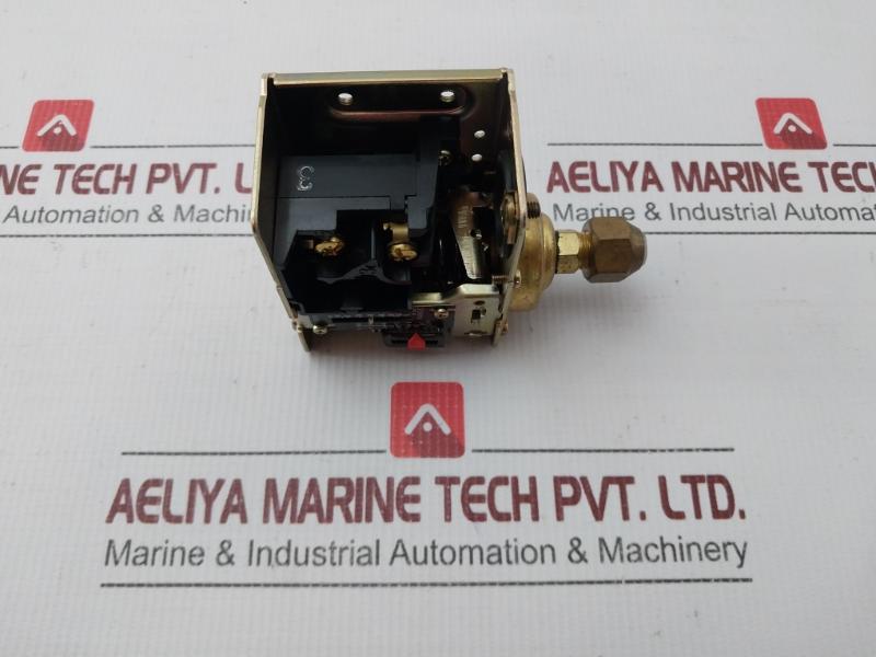 Pressure Switch 50Ma Sns-c106X Saginomiya