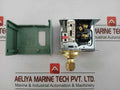 Pressure Switch Sns-c106Q032 Saginomiya Range -50 To 6 Cmhg