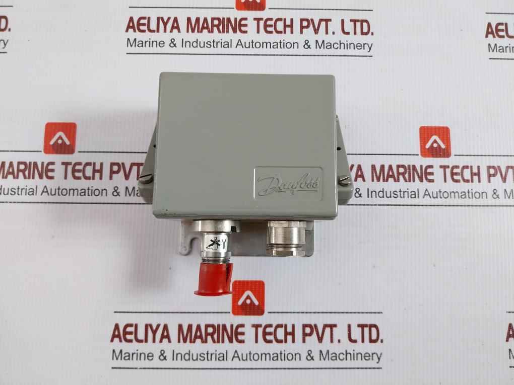 Pressure Transmitter 4-20 Ma 24 Vdc Part no 084G2158 Danfoss