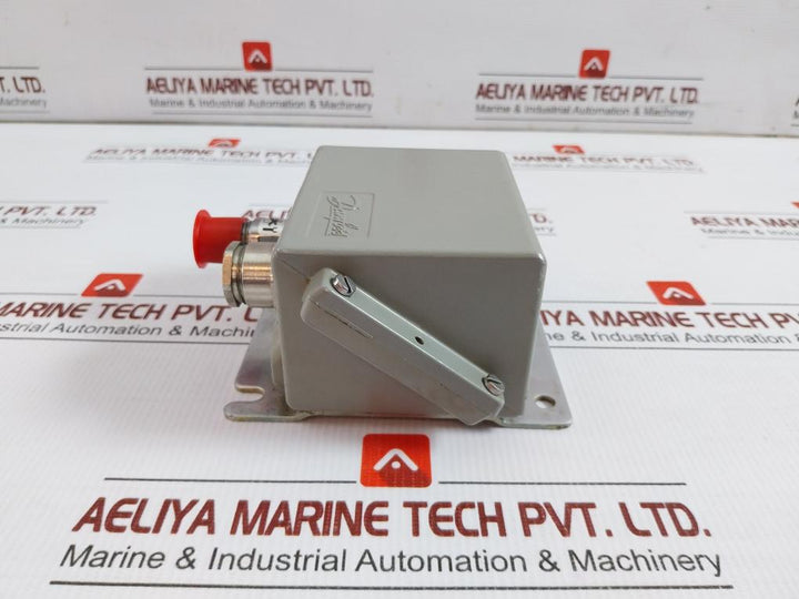 Pressure Transmitter 4-20 Ma 24 Vdc Part no 084G2158 Danfoss