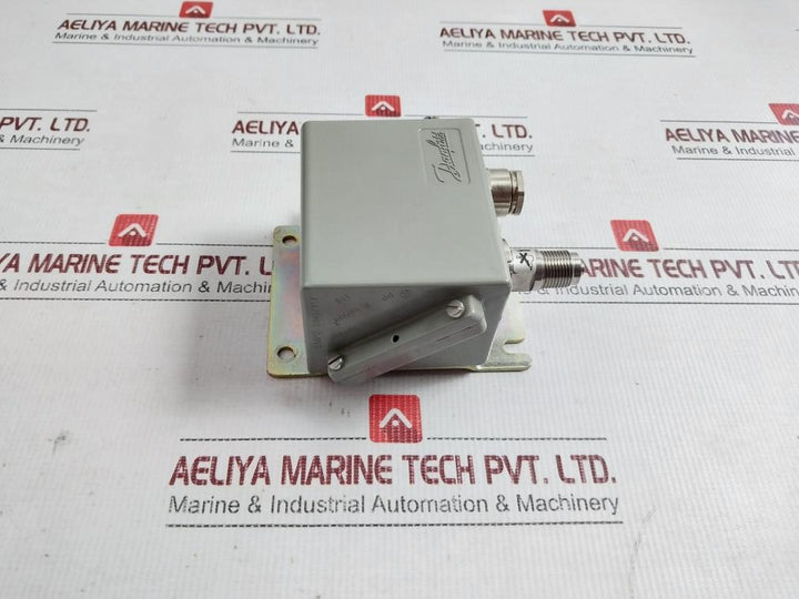 Pressure Transmitter Emp 2 Danfoss 24 Vdc 4-20 Ma