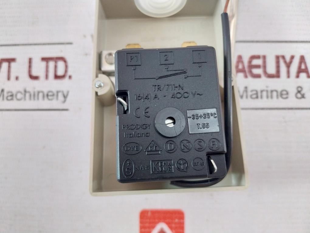 Prodigy F/2000 Room Thermostat 321-171.002 16(4) A-400V