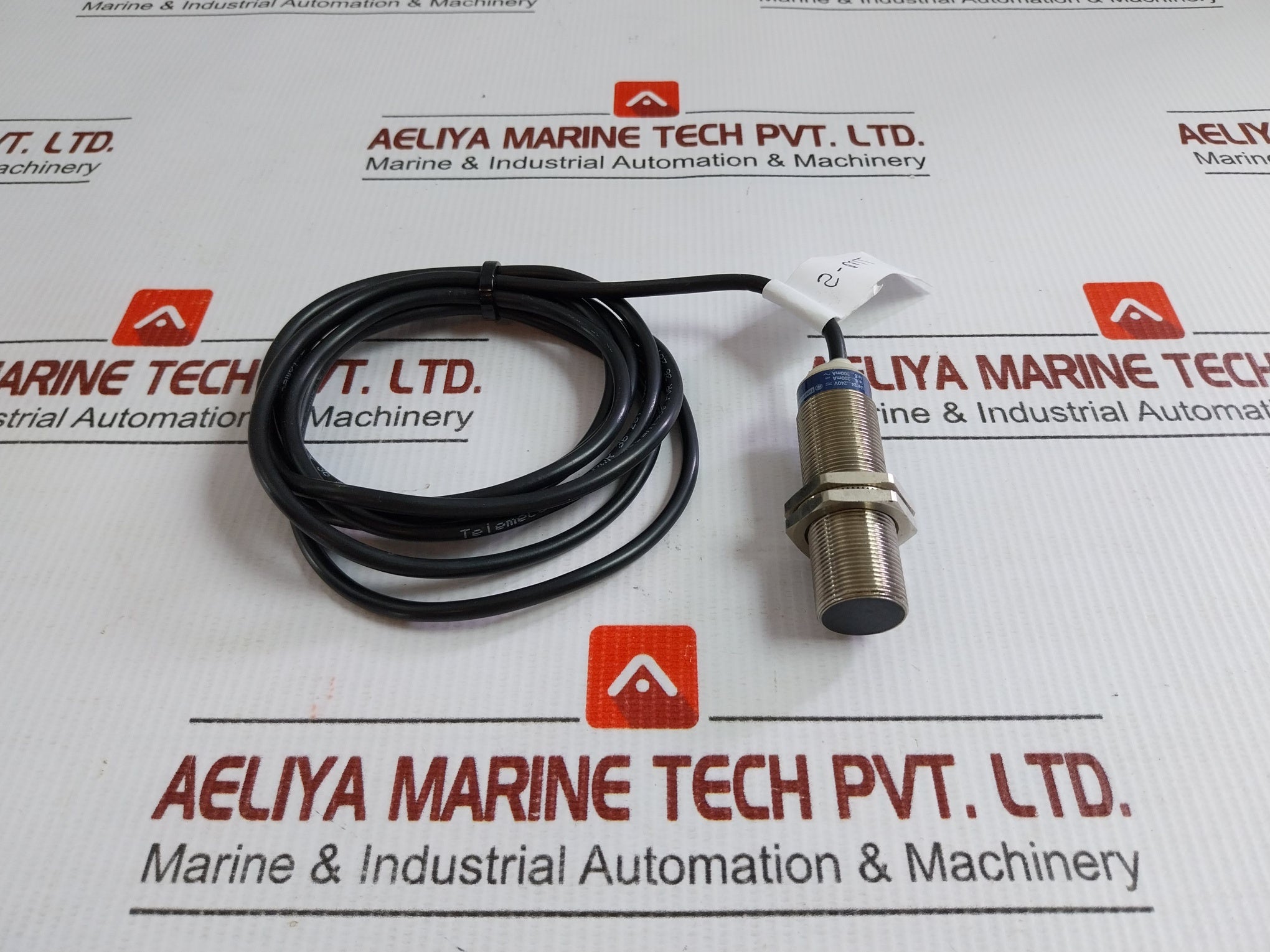 Proximity-Switch-Sensor-24-240v-Ac-Dc-By-Telemecanique-Xs618b1mbl2-1