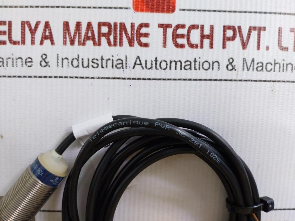 Proximity-Switch-Sensor-24-240v-Ac-Dc-By-Telemecanique-Xs618b1mbl2-16