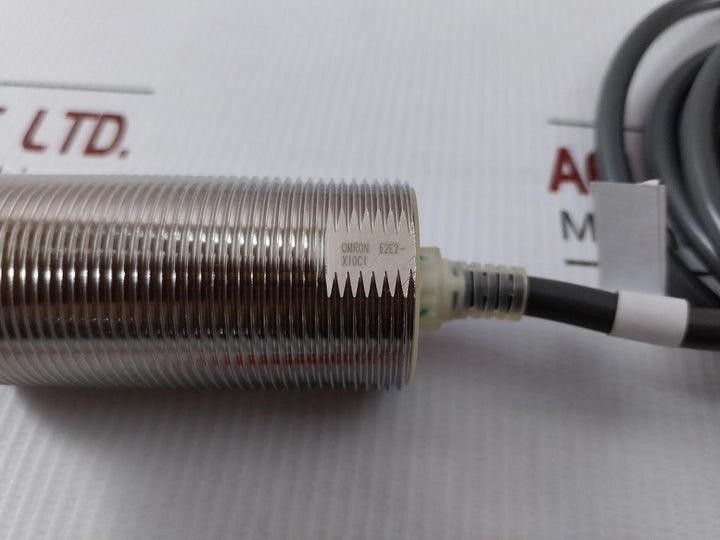Proximity Sensor 12-24Vdc 2-meter Omron E2E2-x10C1