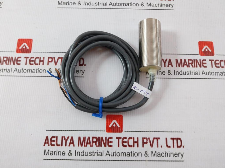 Proximity Sensor 12-24Vdc 2-meter Omron E2E2-x10C1