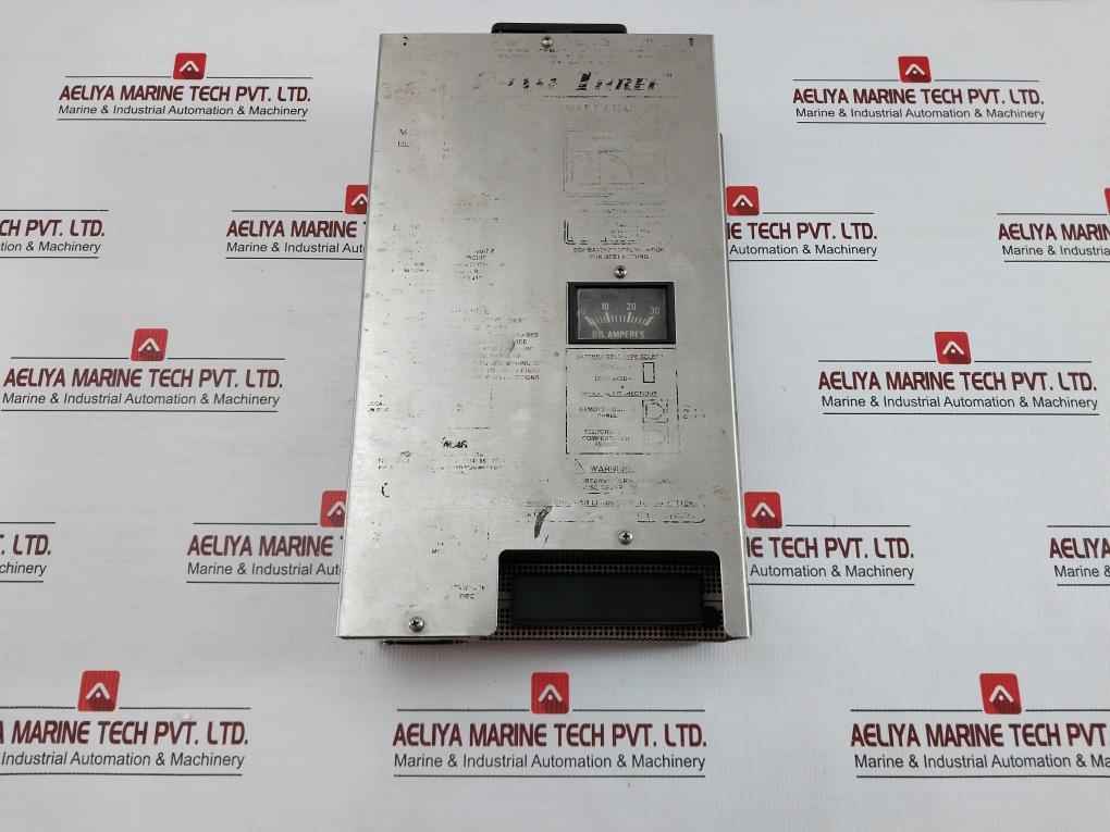 Pt-24-20Ce Three Stage Smart Charger 560 Watts Newmar