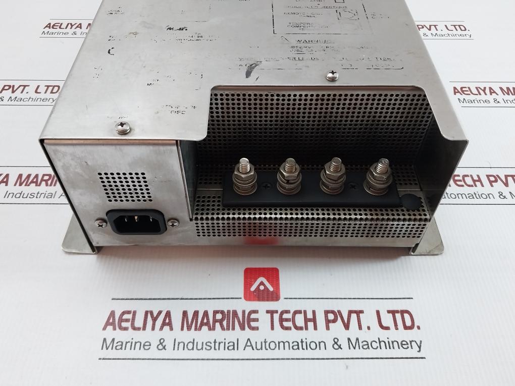 Pt-24-20Ce Three Stage Smart Charger 560 Watts Newmar