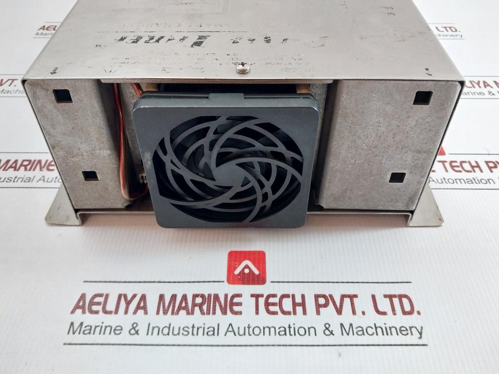 Pt-24-20Ce Three Stage Smart Charger 560 Watts Newmar
