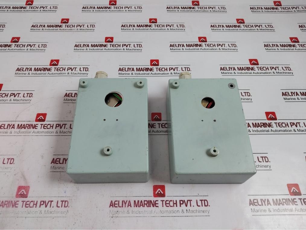 Pt 93 Cabin Loudspeaker Pushbutton To Talk 0023-117-0-00 8Ω Max4W