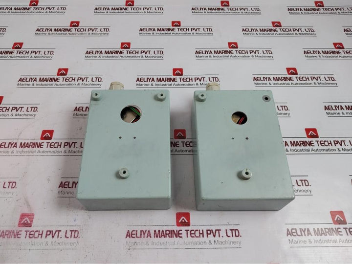 Pt 93 Cabin Loudspeaker Pushbutton To Talk 0023-117-0-00 8Ω Max4W