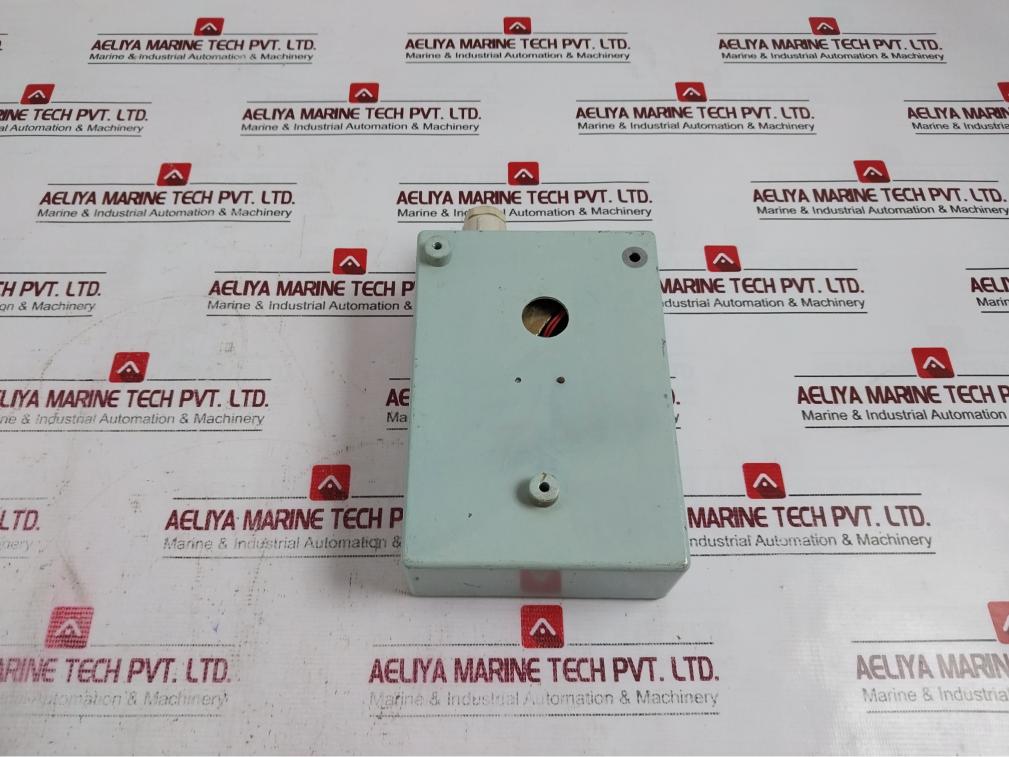 Pt 93 Cabin Loudspeaker Pushbutton To Talk 0023-117-0-00 8Ω Max4W