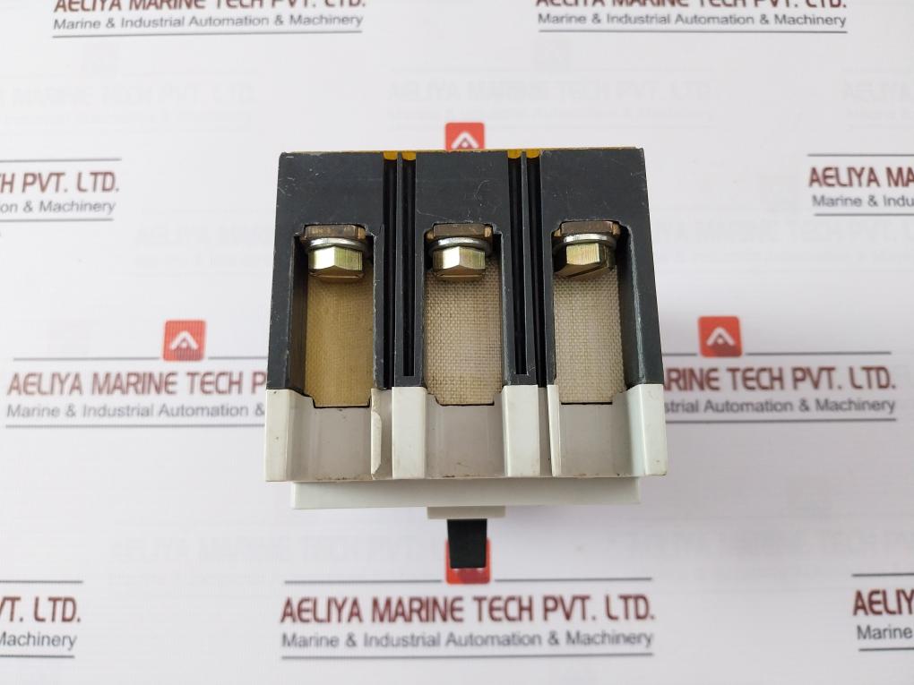 Pufa Dm1-100M/3300 Circuit Breaker 690V Ac 400V 50Hz 100A