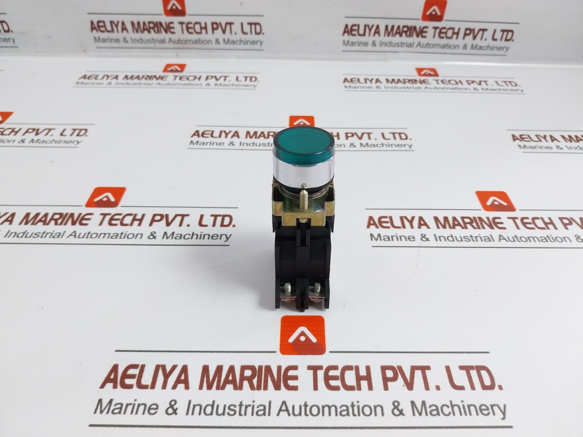 Push-Button-Switch-By-Cutler-Hammer-440x24vca-00101-1