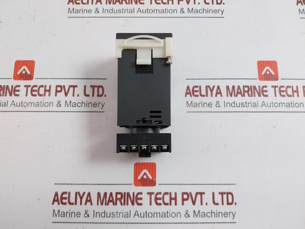 Pxz4Tay2-5Vc26-d Temperature Controller Fuji Electric 50/60Hz