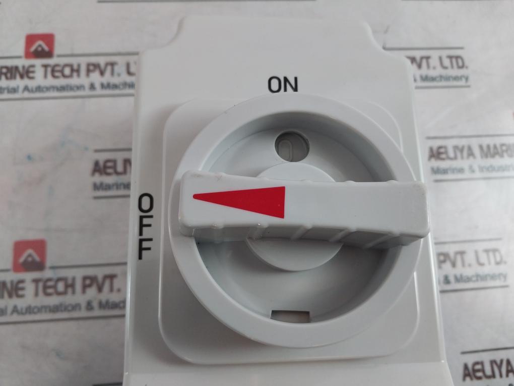 Qx5792 Interlock Socket W/ Change Over Switch Ip67