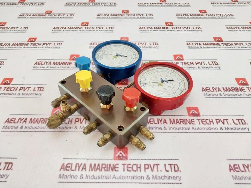 Refco 4-way Electronic Manifold Case -1 To +30 Bar