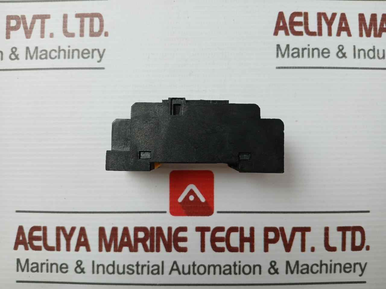 Relay Base Socket Brand Omron Part No: Pyf14A