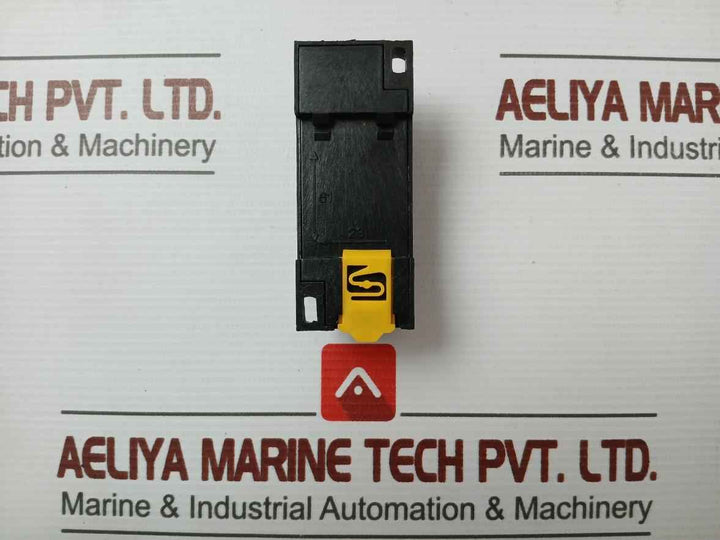 Relay Base Socket Brand Omron Part No: Pyf14A