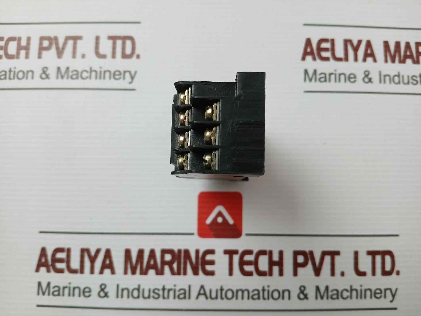 Relay Base Socket Brand Omron Part No: Pyf14A