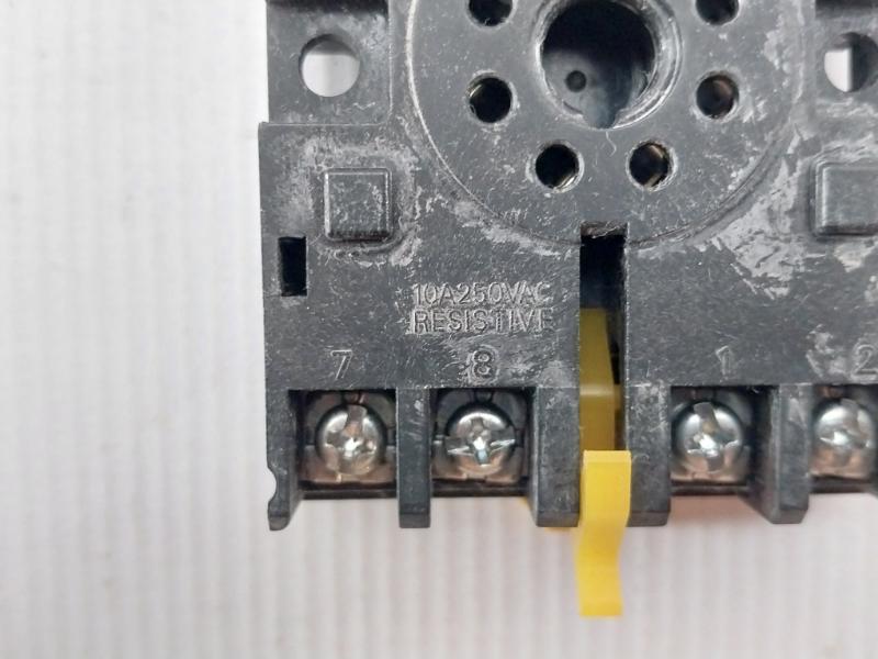 Lot Of 2X Relay Socket 10A 250Vac Omron P2Cf-08