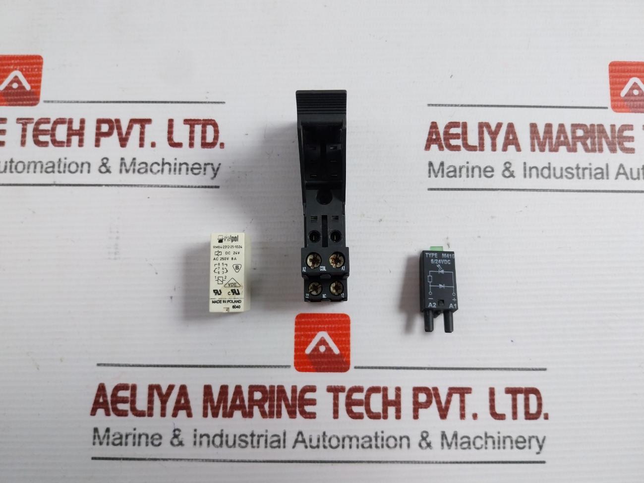 Relay With Socket Rm84-2312-25-1024 Brand Relpol 8A 250Vac