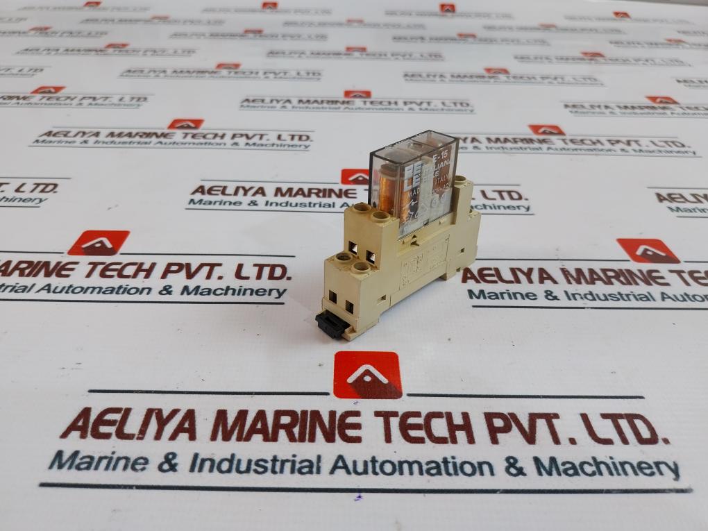 Rele E-15 Relay With Base 110V~ AC