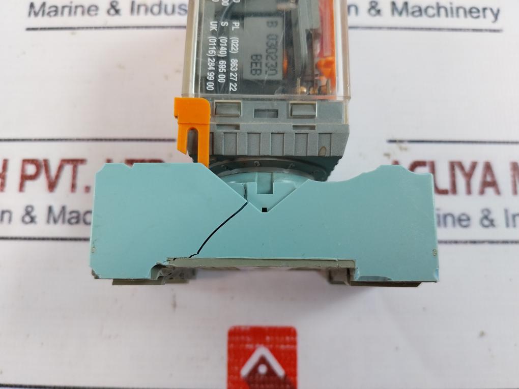 Releco Mr-c C3-a30 3 Poll Relay With Socket E92191 10A Ac230V~ 1,3W